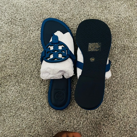 NIB~TORY BURCH~MILLER Tumbled Leather Sandals - Picture 6 of 7